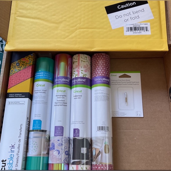 Cricut Materials - Picture 1 of 4